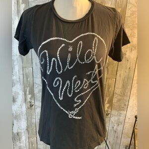 Bandit Brand Wild West short sleeve. Distressed hems. Size Medium.
